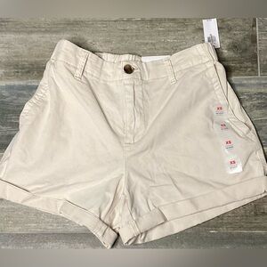 Women’s Old Navy khaki shorts